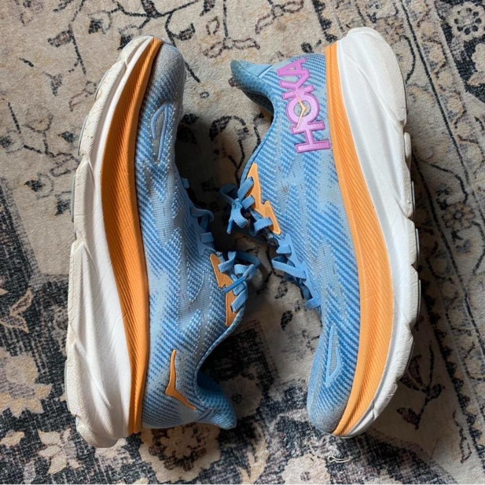 Hoka Clifton 9 ‘s Women’s size 7.5